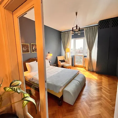 Balcony View Downtown Апартаменты